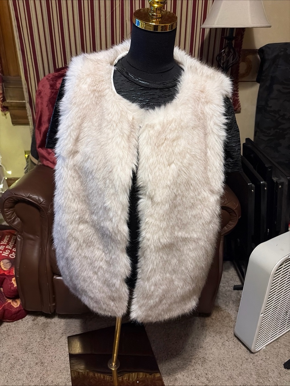 Plush Blush Faux Fur Vest — in off wh Sleeveless eyelet and hook front closure